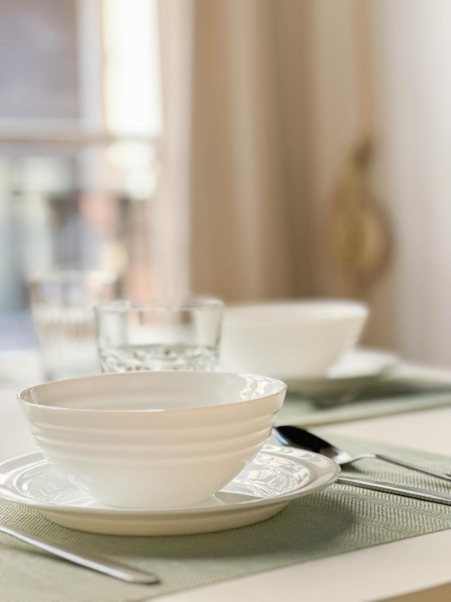 Apartament Stylish 1br Apt, Ac, Near Sight, Private Parking Opt *