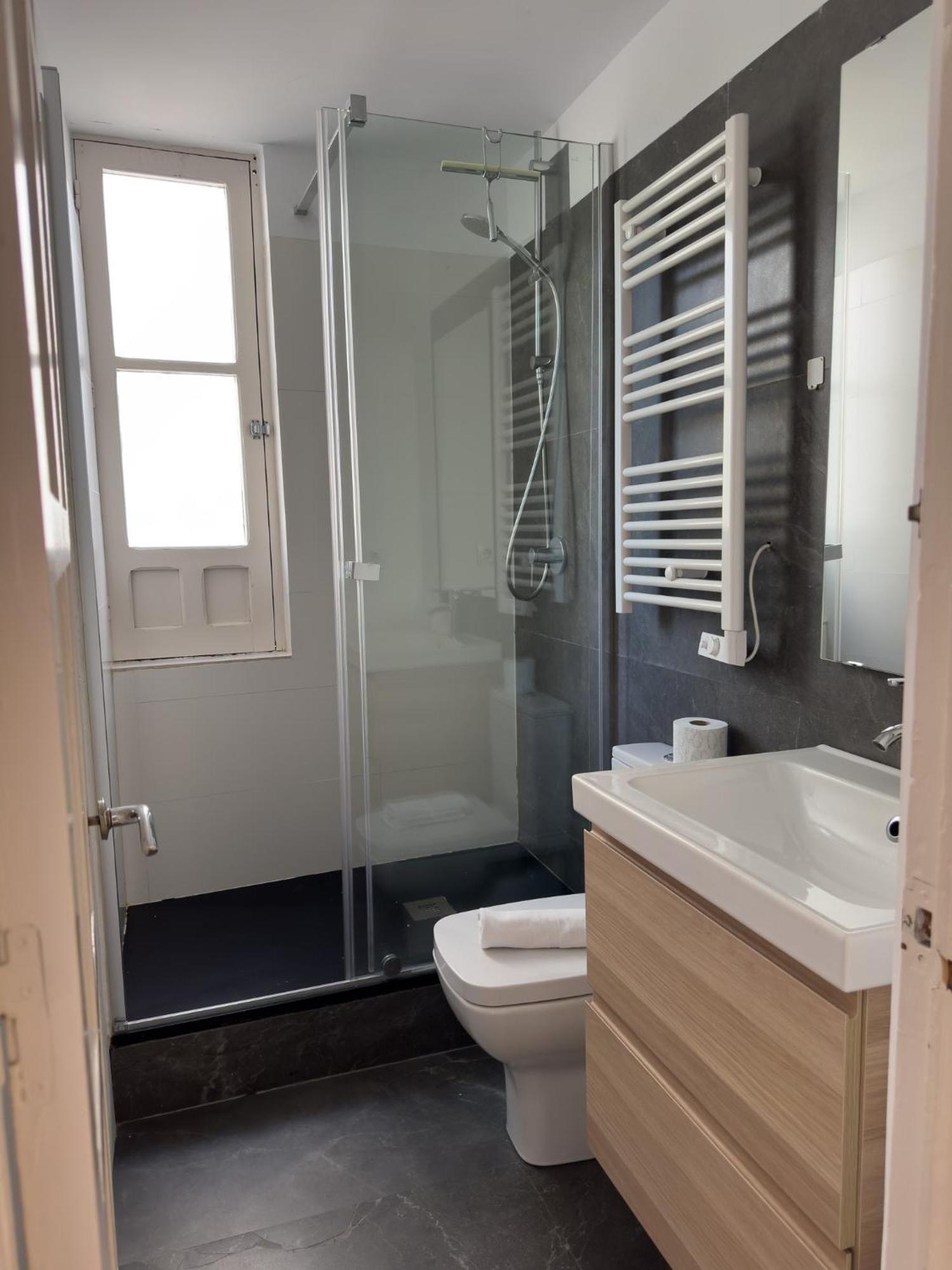 Apartment Stylish 1br Apt, Ac, Near Sight, Private Parking Opt *