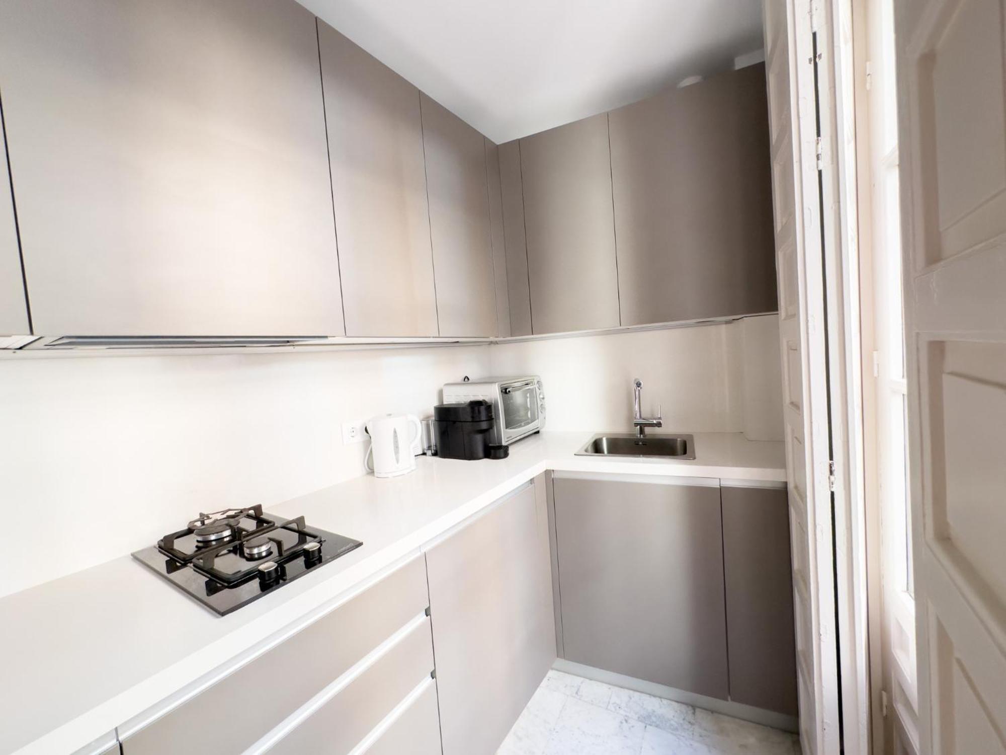 Apartment Stylish 1br Apt, Ac, Near Sight, Private Parking Opt *