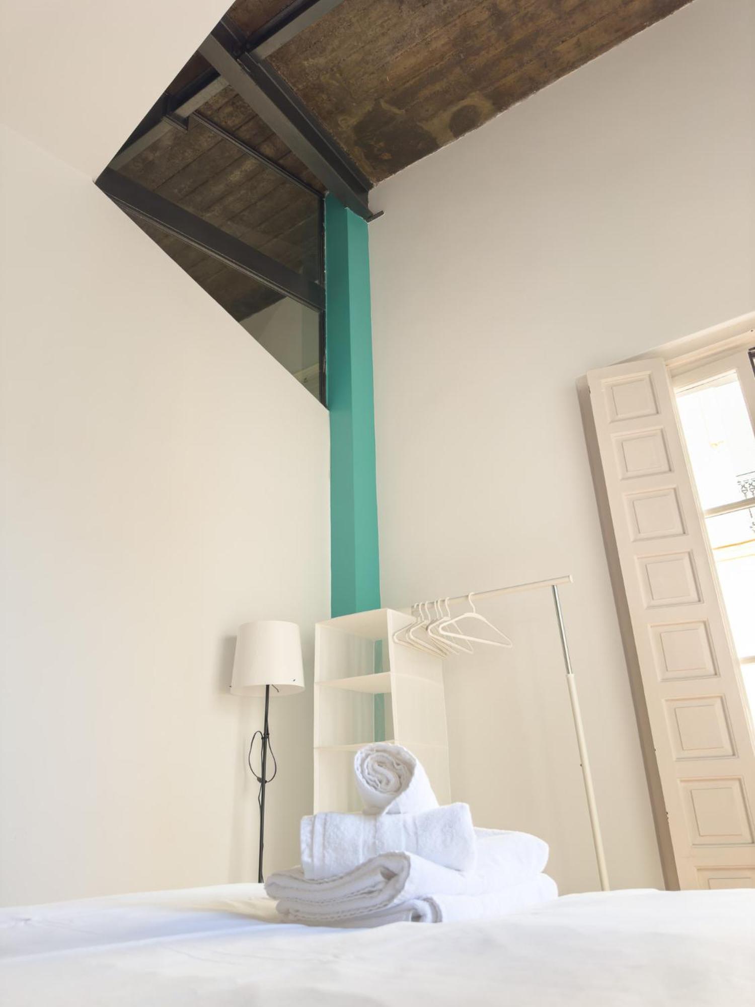 Stylish 1br Apt, Ac, Near Sight, Private Parking Opt Apartment