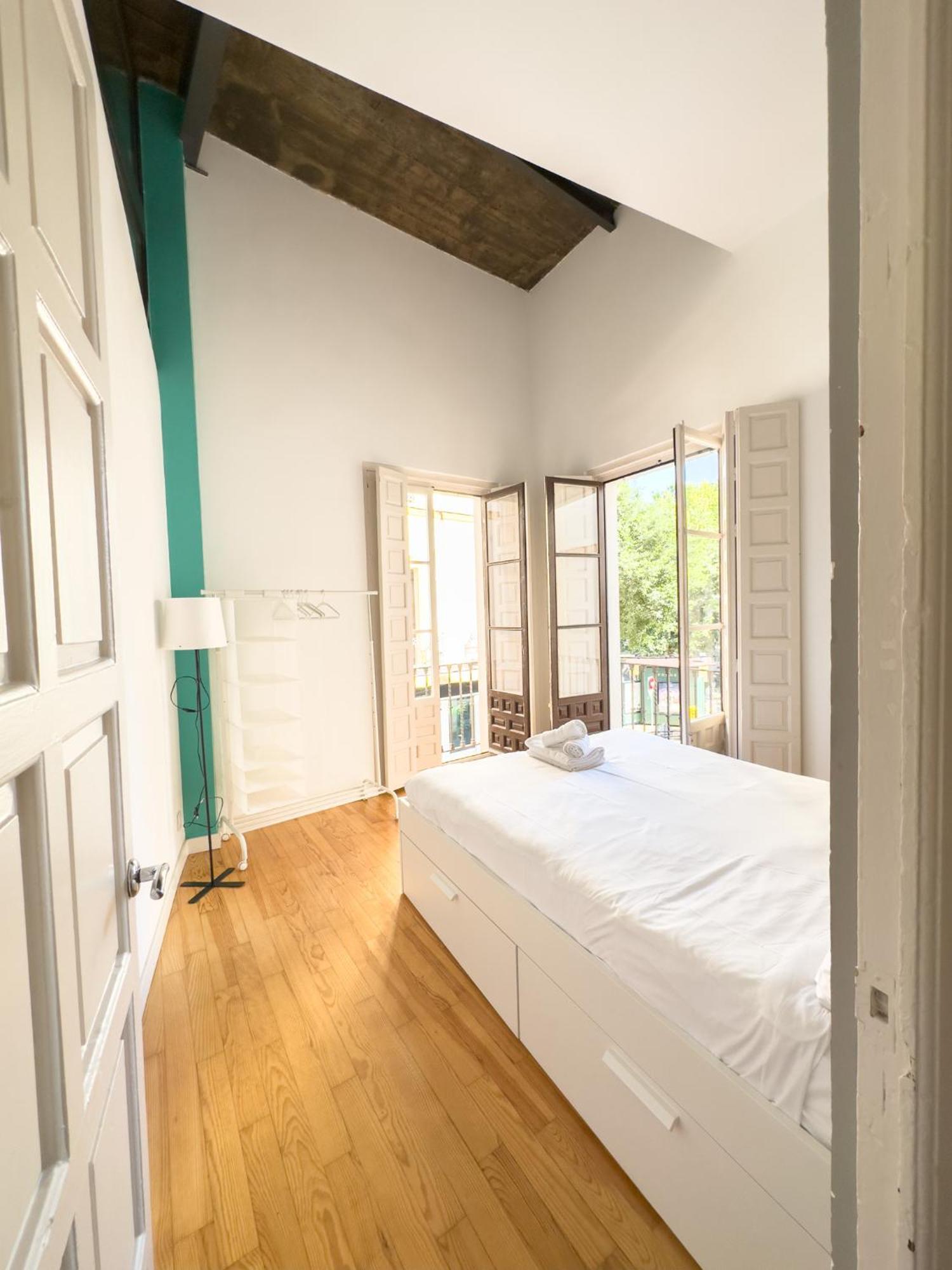 Stylish 1br Apt, Ac, Near Sight, Private Parking Opt * Seville