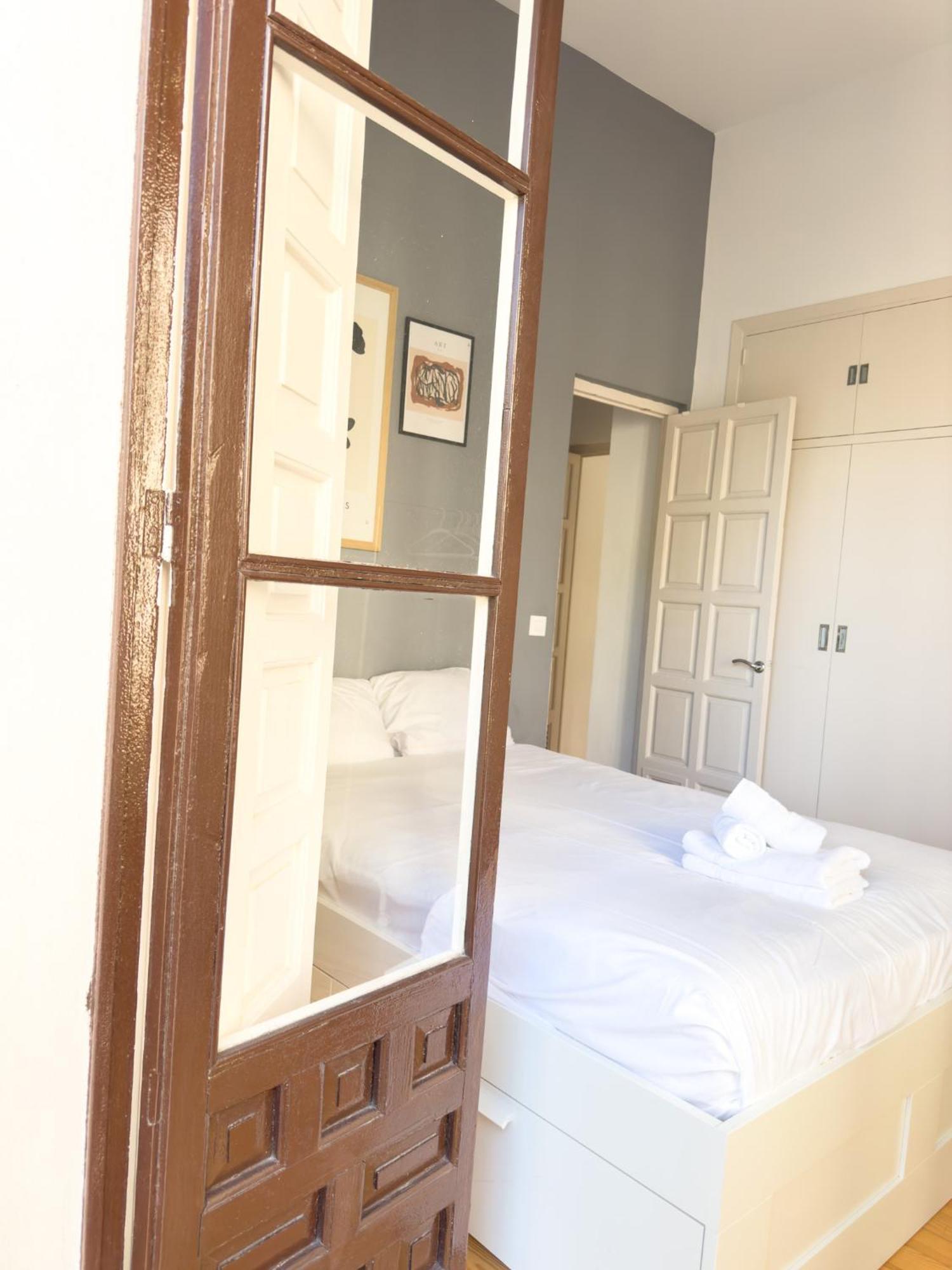 Stylish 1br Apt, Ac, Near Sight, Private Parking Opt Apartment *