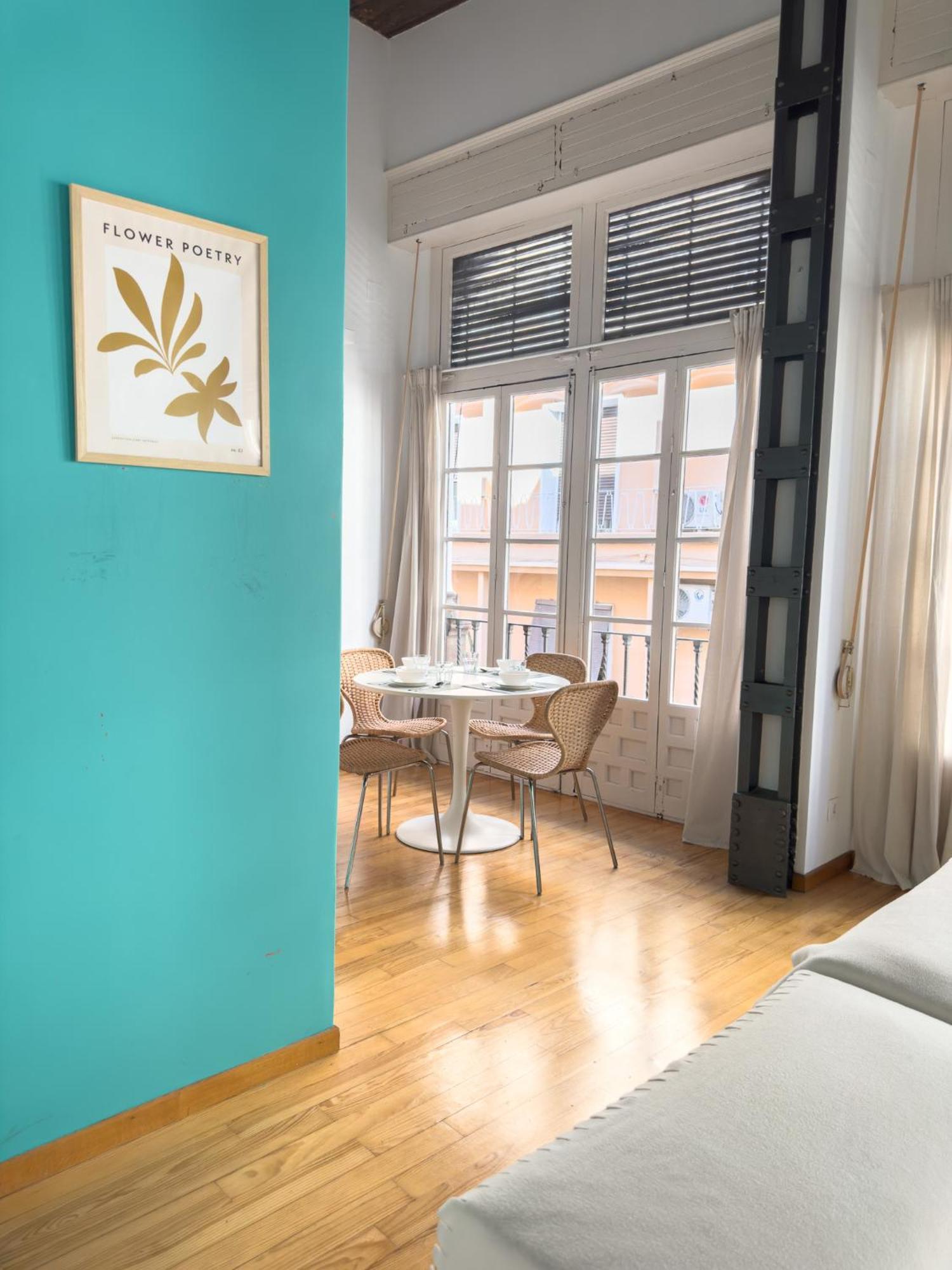 Stylish 1br Apt, Ac, Near Sight, Private Parking Opt Apartment *