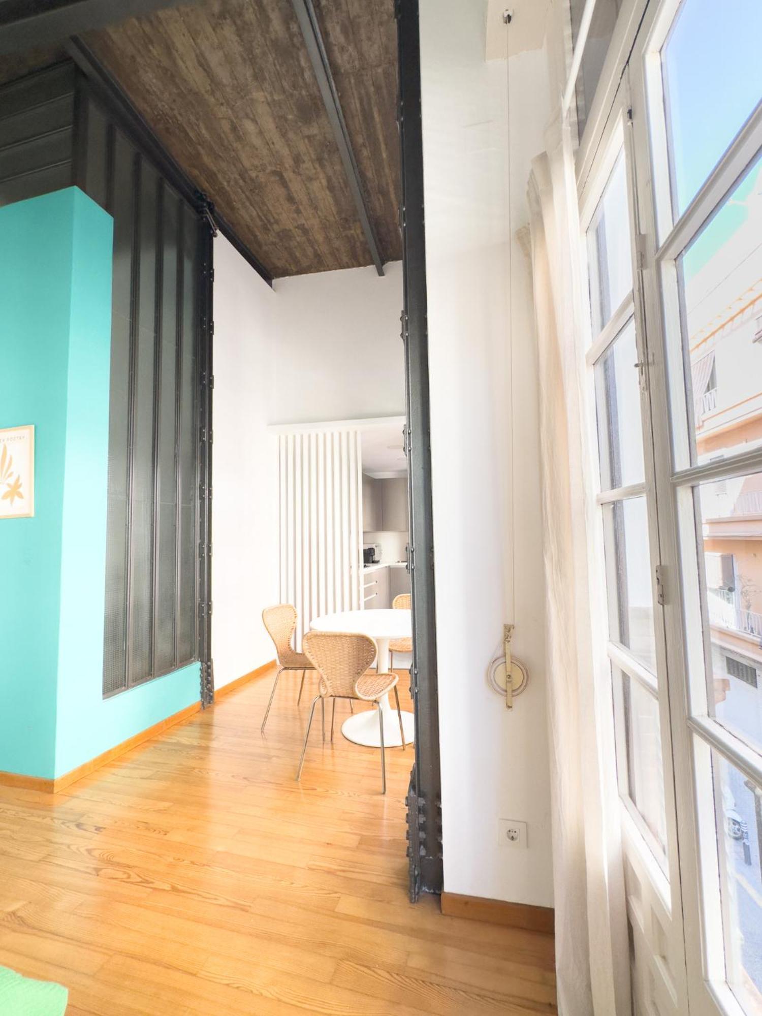 Stylish 1br Apt, Ac, Near Sight, Private Parking Opt Siviglia