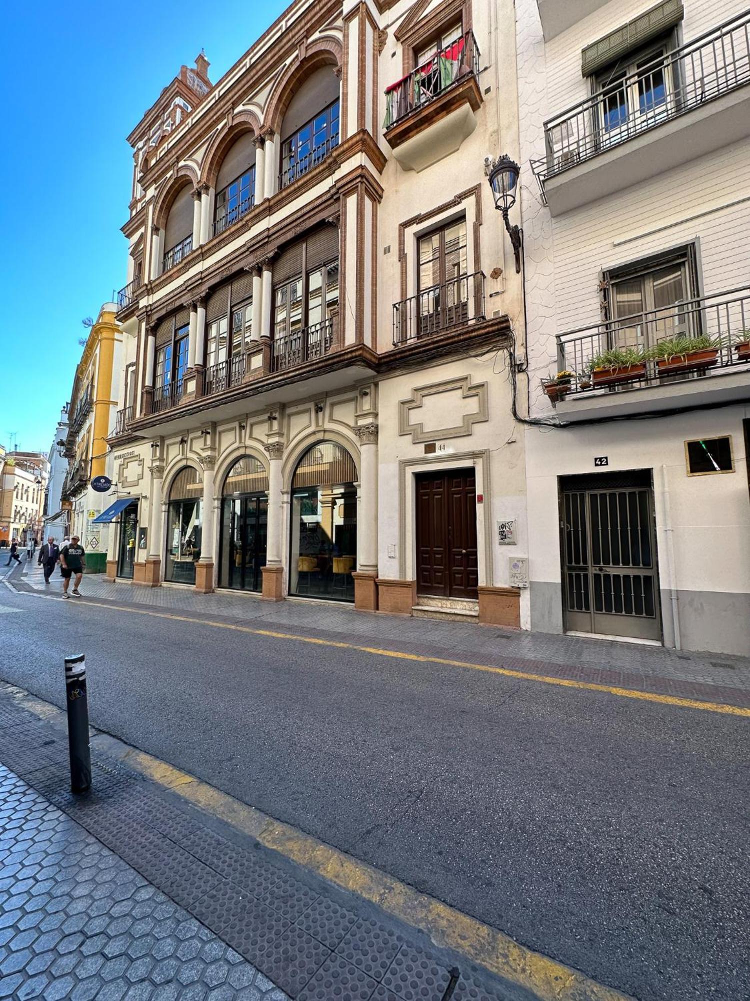 Stylish 1br Apt, Ac, Near Sight, Private Parking Opt Seville